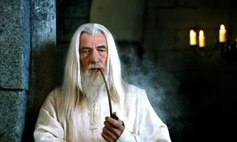 "Gandalf" Ian McKellen tiết lộ 2 nhân vật này sẽ trở lại trong phần phim mới của “Chúa tể những chiếc nhẫn”, fan vỡ òa phấn khích