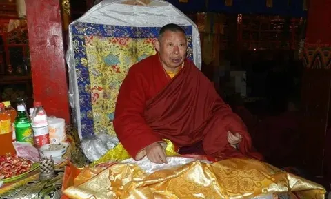 Vạch trần chiêu trò của kẻ tà dâm mạo danh "Phật sống", "tẩy não" và lạm dụng hàng trăm nữ đệ tử ở Trung Quốc