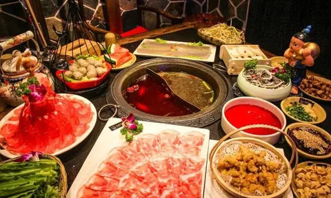 Đăng bài chê nhà hàng lẩu trên Facebook, người đàn ông bất ngờ bị kiện, đòi bồi thường hơn 1,8 tỷ đồng