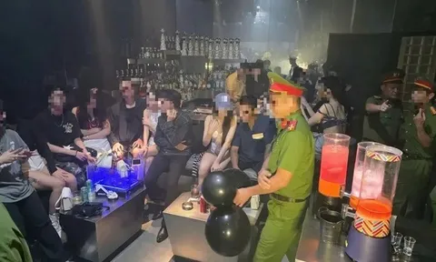 Đà Nẵng: Đột kích quán Pub nổi tiếng lúc nửa đêm, công an phát hiện điều bí mật khủng khiếp