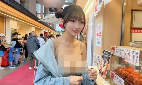 Nữ thần tượng diện nội y dạo phố gây náo loạn khu du lịch yên bình: Người khen cá tính, kẻ chê phản cảm