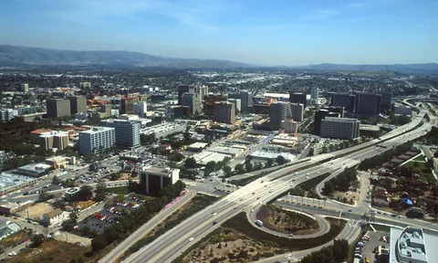 Camera ghi lại khoảnh khắc thót tim: Tiệm vàng người Việt bị cướp ngay tại nơi vừa được xếp hạng an toàn nhất nước Mỹ