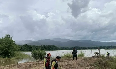 Cả làng hoang mang sau khi phát hiện thi thể phụ nữ lớn tuổi trôi sông, cảnh sát ráo riết điều tra