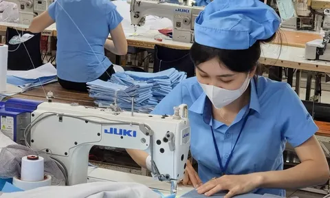 Ai cũng cần biết để không bỏ lỡ quyền lợi: Lao động nữ sinh con được hưởng bao nhiêu tiền thai sản theo quy định mới nhất?