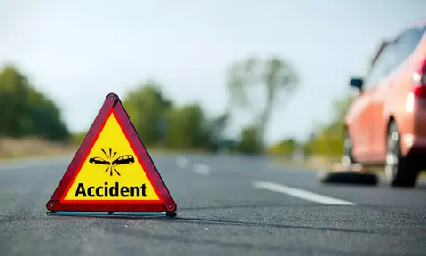 5 người tử vong thương tâm, 5 người bị thương khi xe du lịch va chạm với xe tải