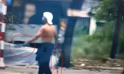 Khống chế người đàn ông nghi “ngáo đá” cầm dao dọa chém người ở TP.HCM