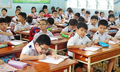 Bộ GD&ĐT đề xuất xử lý nghiêm học sinh xúc phạm giáo viên, bạn học, có thể bị buộc cách ly khỏi môi trường học, phạt đến 10 triệu đồng