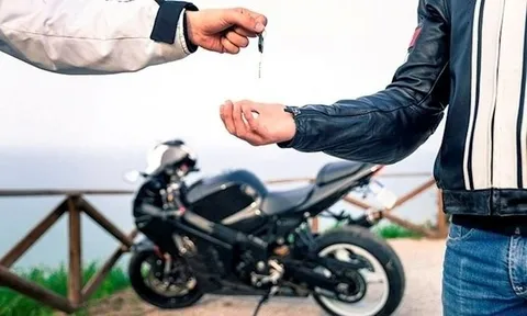 Bạn mượn xe rồi lại mang đi cầm cố, chủ xe có thể làm gì để đòi lại tài sản hợp pháp?