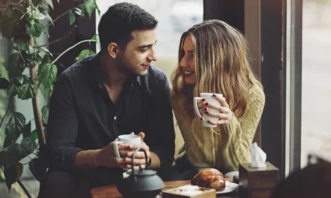 Tôi thú nhận với anh rằng mình là con gái chủ tịch, nhưng câu trả lời của anh lại khiến tôi không kìm được nước mắt