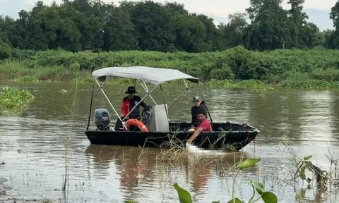 Đau lòng: Chồng gục khóc khi thi thể vợ mang thai được tìm thấy sau vụ tai nạn chìm tàu kéo