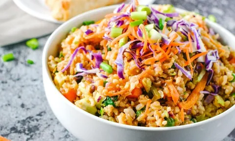 Đặt cơm chay nhưng lại nhận cơm gà, khách hàng mang súng đến bắn chủ quán tử vong