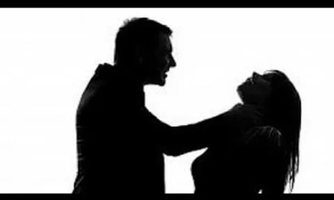 Vợ được giảm giá khi mua thịt, chồng nổi cơn ghen tuông, rút dao đâm vợ và cái kết đắng ngắt