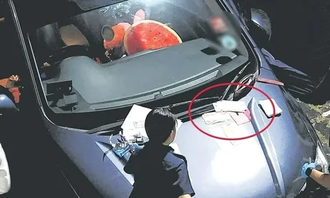 Bí ẩn chiếc xe đậu nhiều giờ không rời bãi, bên trong là thi thể người phụ nữ cùng nhiều tiền mặt và phong bao lì xì