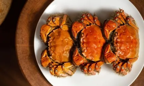 Thèm cua lông, người đàn ông ăn liền 4 con rồi phải nhập viện khẩn cấp trong đêm: Bác sĩ cảnh báo điều này