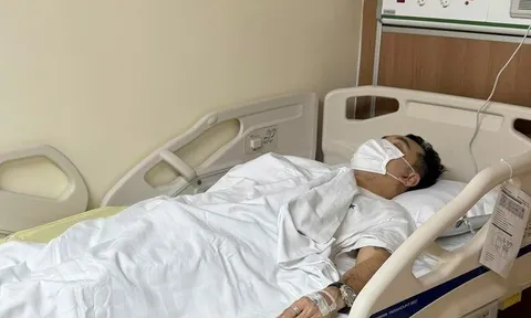 Ca sĩ Ưng Hoàng Phúc bị sốt kéo dài, phải nhập viện