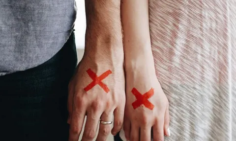 Chỉ vì lưu tên vợ là "Béo", người đàn ông khiến hôn nhân tan vỡ, phải nhận phán quyết bất ngờ từ tòa án