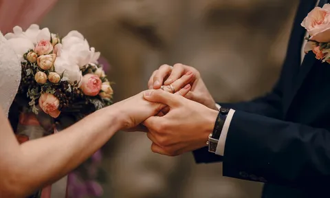 Sau 6 năm chung sống, cặp vợ chồng bàng hoàng phát hiện mình là họ hàng ruột thịt
