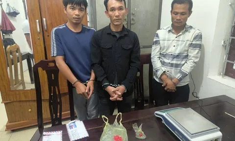 Bắt quả tang 3 người đàn ông "làm điều mờ ám" tại nhà riêng