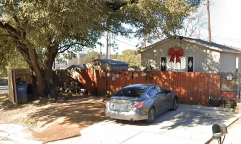 Người phụ nữ bị bạn bè xích lại trong tình trạng khỏa thân, bỏ đói và tra tấn suốt nhiều tháng chỉ vì "ghét"