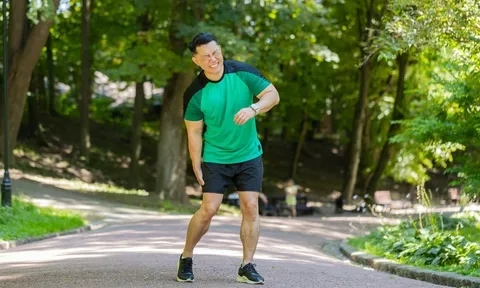 Bị công ty sa thải vì nghỉ ốm nhưng vẫn “đi bộ 16.000 bước”, người đàn ông nhận hơn 400 triệu đồng bồi thường