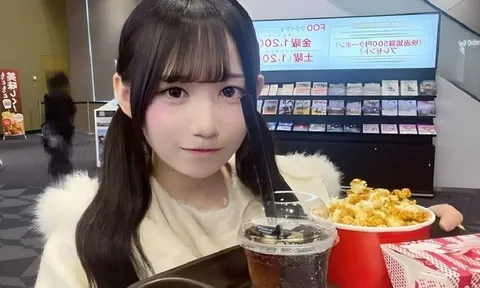 Sự nghiệp của nữ idol 17 tuổi xinh đẹp bỗng "tiêu tùng" chỉ vì 1 bức ảnh