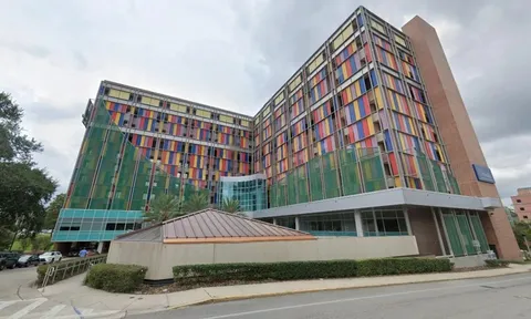 Bé trai 2 tuổi mất mạng chỉ vì một dấu phẩy bị xóa trong đơn thuốc