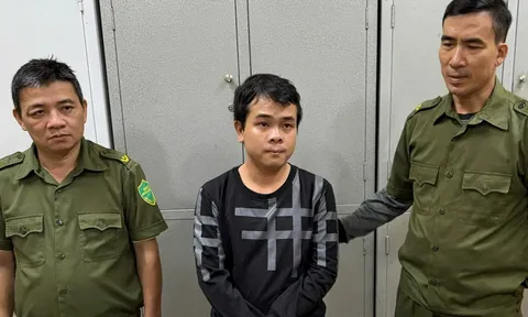 Bắt "phụ huynh" Lê Văn Hải cướp giật dây chuyền của bé gái lớp 1 khi đưa con đi học