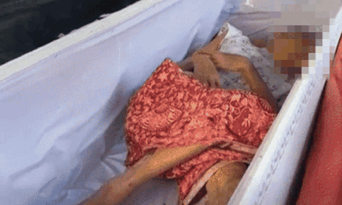 Bàng hoàng phát hiện cụ bà còn động đậy trong quan tài, "sống lại" ngay trước giờ hỏa táng