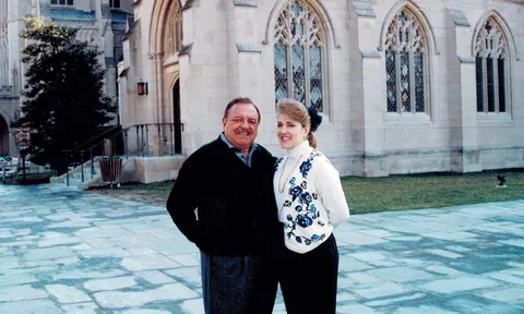 Bi kịch: Cô bồi bàn kết hôn với triệu phú để đổi đời và cái giá đắt phải trả