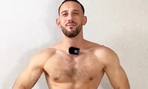 Thử thách tăng cân cực đoan khiến HLV thể hình 30 tuổi ngừng tim, qua đời khi đang ngủ