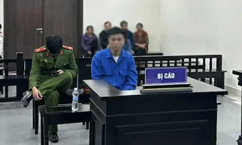 Đòi về nhà ngoại ăn cơm, vợ bị chồng đâm trọng thương