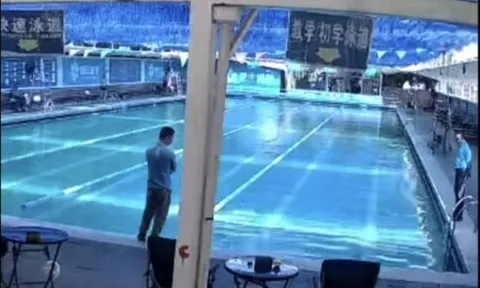 VĐV chết đuối sau nhiều phút vùng vẫy, nhưng sự thờ ơ bất thường của 2 cứu hộ mới là điều đáng chú ý