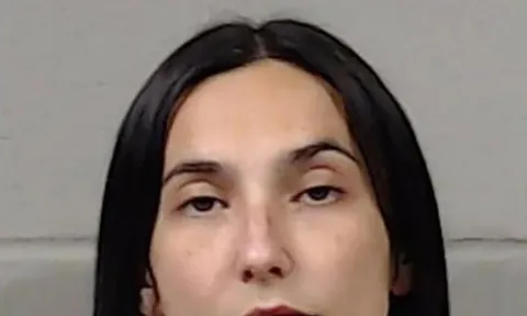 Nữ giáo viên bị bắt vì quan hệ với học sinh, hé lộ lời "đường mật" trong bức thư tình