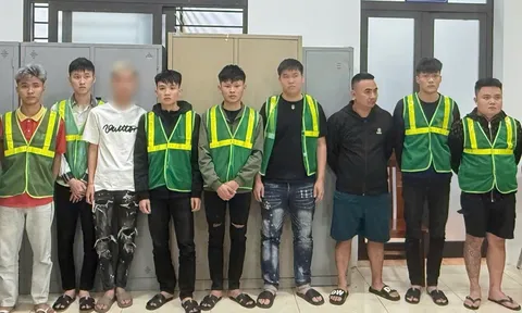 Bênh nữ nhân viên quán ăn, 2 nhóm thanh niên vác hung khí "hỗn chiễn": Tạm giữ hình sự 9 đối tượng