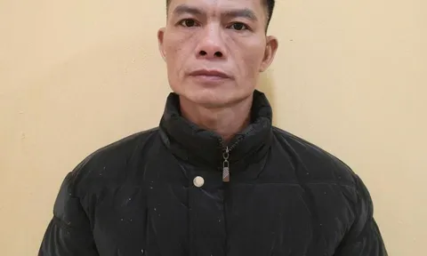 Bắt quả tang Phạm Văn Thoại có hành vi "mờ ám"