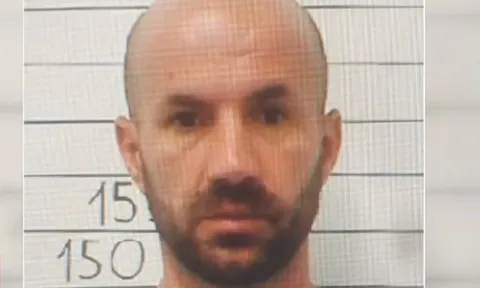 "Ông hoàng vượt ngục” lại trốn thoát lần thứ 4 trong 16 năm bằng màn cưa song sắt táo tợn khiến nhiều người sững sờ