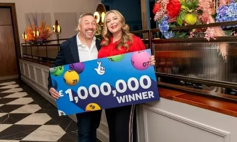 Cặp vợ chồng mua vé số cho vui, không ngờ nhận “món quà Giáng sinh” trị giá đến 35 tỷ đồng: Đây đã là lần thứ 2 trúng độc đắc