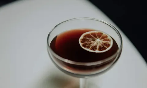 Bị thủng dạ dày sau khi uống cocktail
