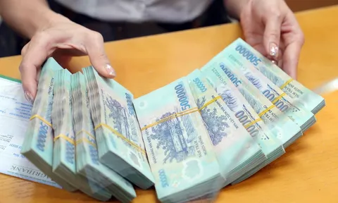 Tăng lương cơ sở khu vực công từ năm 2026 cho CBCCVC và NLĐ: Bộ Nội vụ ra trả lời ra sao?