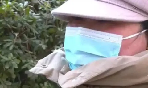 Đau lòng: "Xuống sắc" vì bệnh tật, người phụ nữ bị chồng ép ly hôn sau 16 năm chung sống