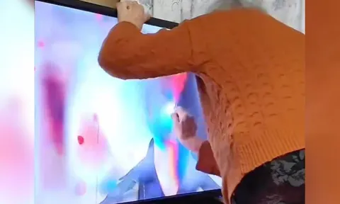 Cụ bà 91 tuổi gây sốt MXH vì phản ứng dữ dội khi xem phim cổ trang: Đập hỏng cả tivi chỉ vì quá thương nhân vật