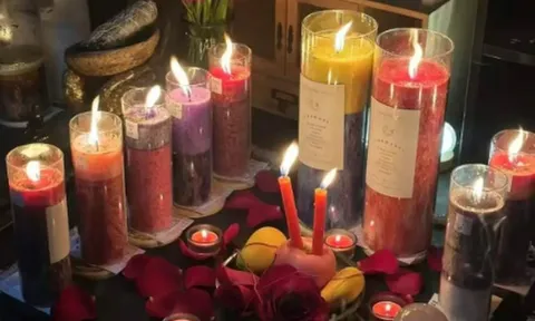 Người phụ nữ bán "nến ước nguyện", thu về hàng trăm tỷ đồng và cái kết