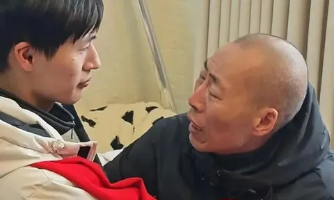 Chàng trai lưu lạc 25 năm nơi đất khách mới trở về quê nhà, giây phút gọi “Bố ơi” khiến cả gia đình bật khóc