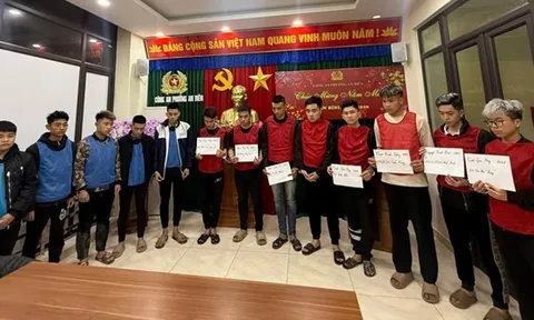 Tạm giữ 12 thanh thiếu niên hỗn chiến, ném chai thủy tinh náo loạn đường phố