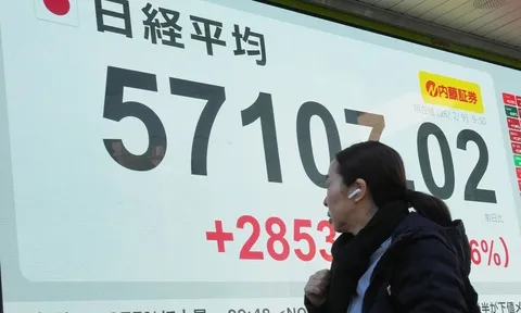 Dọn lại căn nhà cũ sau nhiều năm, người đàn ông không ngờ tờ giấy bỏ quên lại giúp mình đổi đời