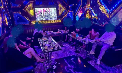 Phát hiện nhóm đối tượng "làm điều mờ ám" trong quán karaoke