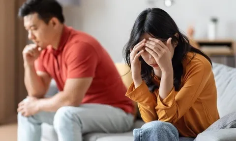 Chồng dẫn về đứa trẻ lạ gọi anh là “bố”, mẹ chồng đặt cả gia tài trước mặt, đến lúc này tôi mới hiểu mình phải chọn gì