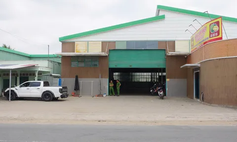 Tưởng bị khách "quỵt" tiền sầu riêng, nhóm đối tượng đuổi theo hành hung, đập phá xe ô tô: Công an vào cuộc