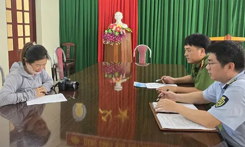 Chèo kéo, ép du khách chụp ảnh rồi lấy giá "cắt cổ", người phụ nữ bị xử phạt ra sao?