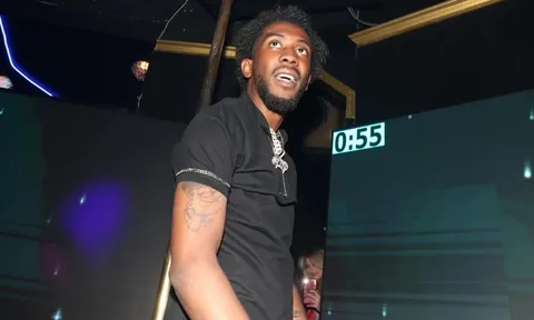 Nam ca sĩ kiêm rapper đình đám bị bắt tạm giam vì hành hung bạn gái cũ khiến người hâm mộ bàng hoàng